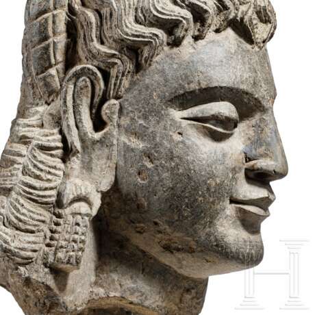 Feiner Gandhara-Buddha-Kopf, schwarzer Schiefer, ca. 3. - 5. Jahrhundert - Foto 6