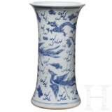 Blau-weiße Vase, China, 19. - Anfang 20. Jahrhundert - Foto 2
