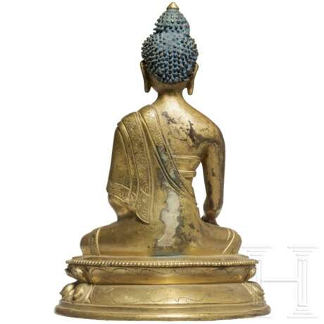 Buddha Shakyamuni aus vergoldeter Bronze, Tibet, 18./19. Jahrhundert - фото 4