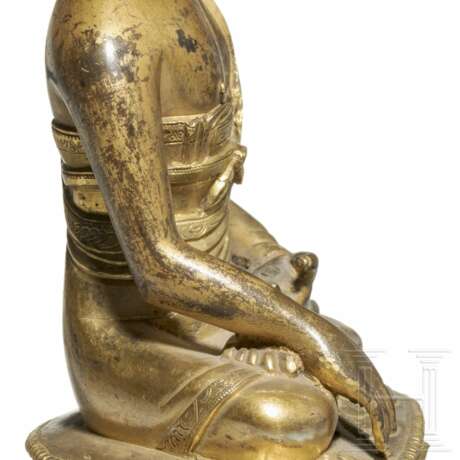 Buddha Shakyamuni aus vergoldeter Bronze, Tibet, 18./19. Jahrhundert - фото 8
