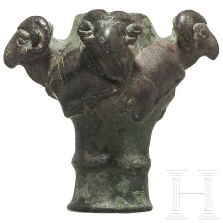 Keulenkopf mit vier Widderköpfen, Luristan, Westiran, 10. - 8. Jahrhundert vor Christus - photo 3