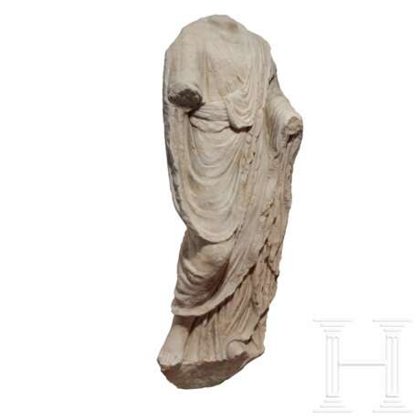 Marmorstatue eines Togatus, römisch, 1. Jahrhundert vor Christus - фото 2