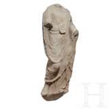 Marmorstatue eines Togatus, römisch, 1. Jahrhundert vor Christus - photo 2