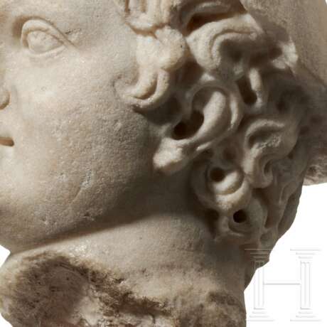 Marmorkopf eines Knaben mit Kappe, römisch, 2. - 3. Jahrhundert - Foto 7