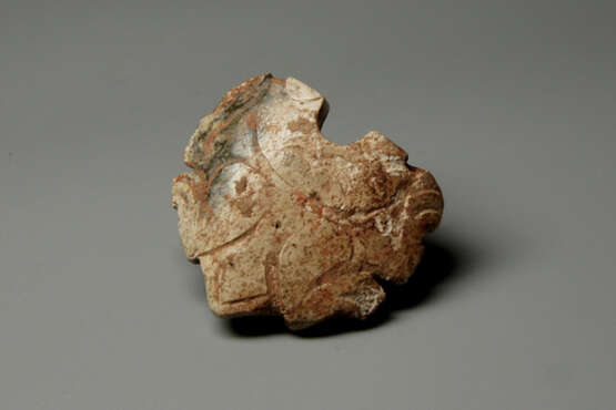 A FROG SHAPE JADE CHAPE WESTERN ZHOU PERIOD (1046-771BC) - Foto 1