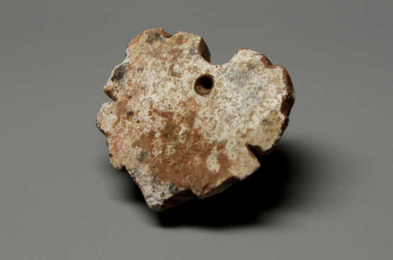 A FROG SHAPE JADE CHAPE WESTERN ZHOU PERIOD (1046-771BC) - photo 4