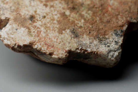 A FROG SHAPE JADE CHAPE WESTERN ZHOU PERIOD (1046-771BC) - фото 6