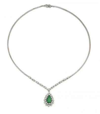 Emerald-Diamond-Necklace - photo 2