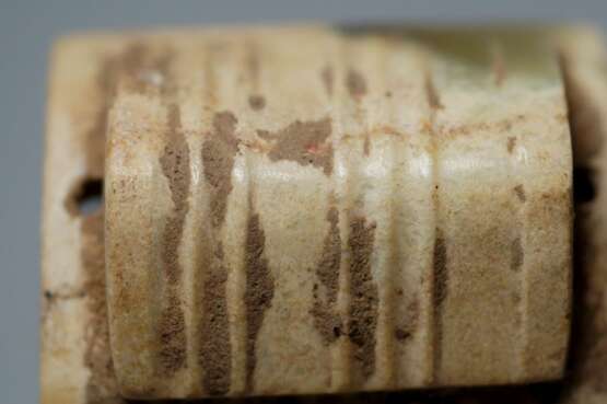 A JADE BELT BUCKLE WESTERN ZHOU PERIOD (1046-771BC) - photo 2