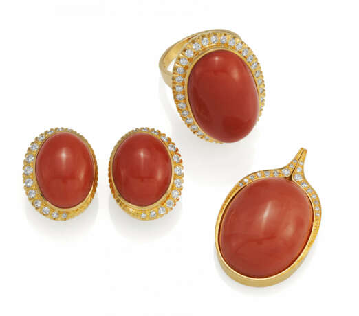 Coral-Set: Ring, Ear Clip-Ons and Pendant - photo 1