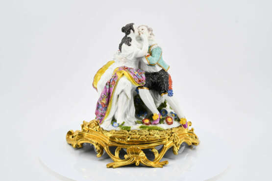 Meissen. Porcelain group of lovers with gilt bronze mounting - фото 2
