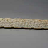 A GRAIN PATTERN JADE HENG WARRING STATES PERIOD (476-221BC) - Foto 3