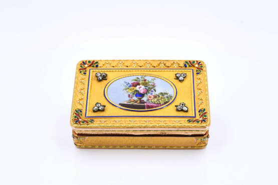 Hanau. Exquisite gold and enamel snuffbox set with old-cut diamonds and with dedication to William I Duke of Nassau - photo 4