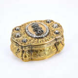 Hanau. Gold and silver gift snuffbox set with old-cut diamonds and with monogram Emperor Franz Joseph I of Austria - Foto 1