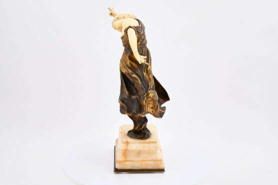 Antoine Orlandini. Ivory, bronze and onyx figurine of a young dancer - фото 3
