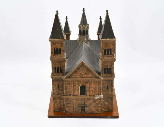 Dänemark. Wood and cardboard model of a neo-renaissance church - photo 4