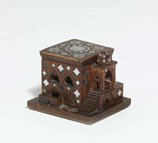 Small model of Bethlehem church made of wood and mother of pearl - Foto 1