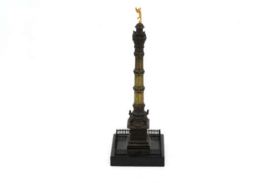France. Bronze model of the Colonne de Juillet at the Place de la Bastille Paris - фото 5
