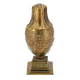 Cast brass canopic vase after Wedgewood - photo 4