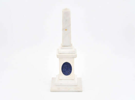 Italy. Marble and lapis lazuli obelisk - фото 2