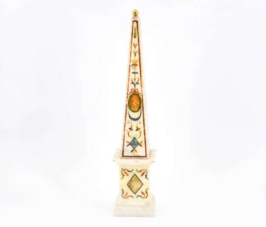 Italy. Marble obelisk with classicistic decor - фото 2