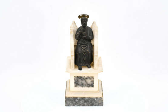 Italy. Marble and metal model of St. Peter on the throne - photo 2