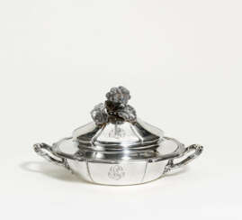 Round lidded silver bowl with knob in the shape of a large cauliflower