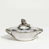 Paris. Lidded silver bowl with artichoke knob and seashell decor - Foto 1
