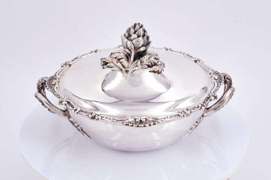 Paris. Lidded silver bowl with artichoke knob and seashell decor - фото 6
