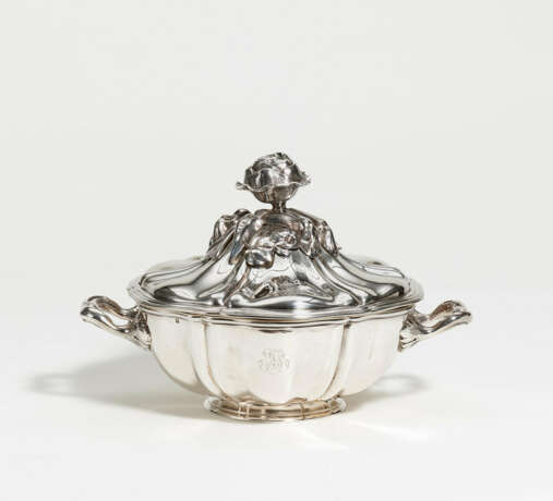 Paris. Lidded silver bowl with knob made of various vegetables - фото 1