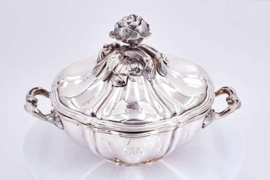 Paris. Lidded silver bowl with knob made of various vegetables - photo 2