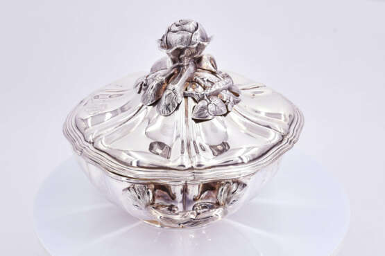 Paris. Lidded silver bowl with knob made of various vegetables - photo 3