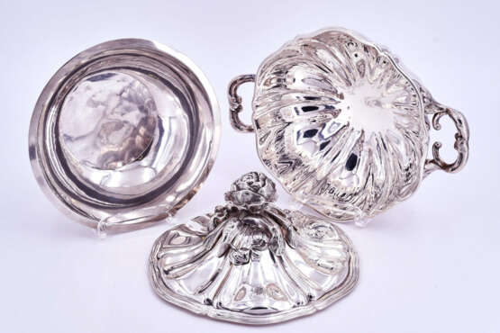 Paris. Lidded silver bowl with knob made of various vegetables - Foto 6