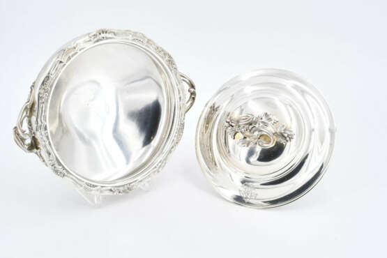Paris. Lidded silver bowl with rocaille handle - photo 2