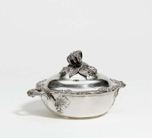 France. Lidded silver bowl with handle in the shape of a large cauliflower - Foto 1