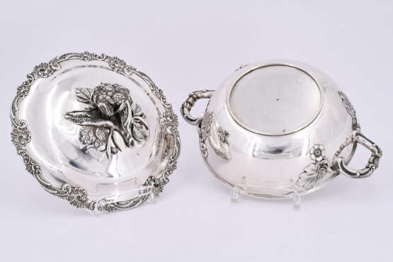 France. Lidded silver bowl with handle in the shape of a large cauliflower - photo 2