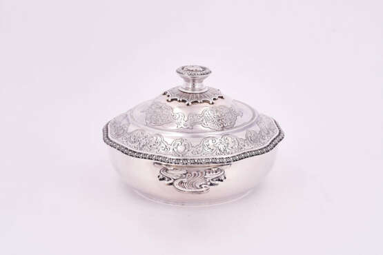 Paris. Silver lidded bowl with ornamental decor - фото 5