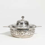 Presumably Hanau. Lidded silver bowl with residues of gilt interior, festoon decor and rose shaped knob - фото 1