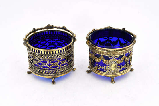 Paris. 2 gilt silver cake baskets with blue glass inserts - photo 2