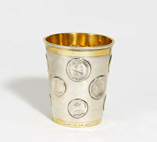 Königsberg. Partially gilt silver coin-set beaker with gilt interior - photo 7