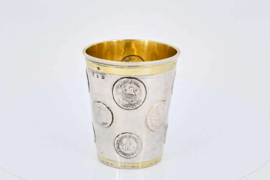 Königsberg. Partially gilt silver coin-set beaker with gilt interior - фото 5