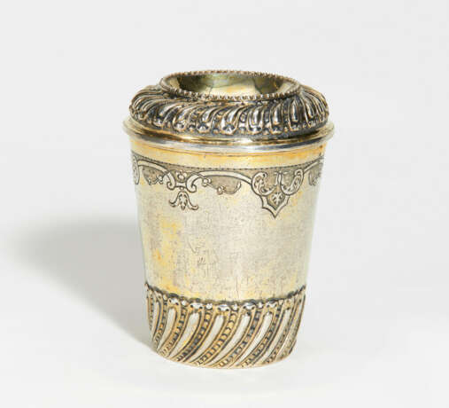 Danzig. Partially gilt Régence silver beaker with gilt interior - photo 1