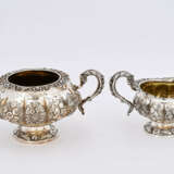 London. Three-piece George IV silver tea service with splendid grape and flower decoration - photo 6