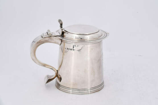 London. Silver tankard with crest of arms - photo 6