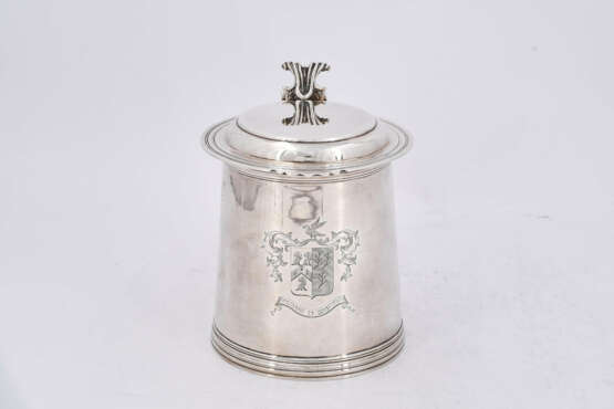 London. Silver tankard with crest of arms - фото 7