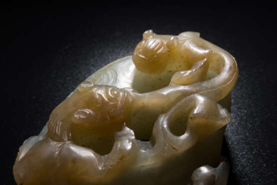 A JADE CHILONG DISC BI YUAN DYNASTY (1271-1368) - photo 7