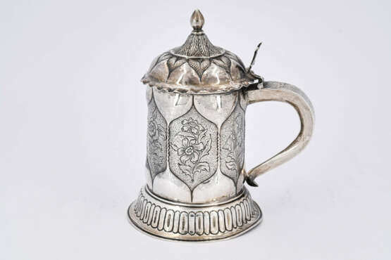 Presumably Germany. Partially gilt historism silver tankard with residues of gilt interior - Foto 3