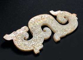 A JADE DRAGON THE WARRING STATES PERIOD (476-221BC) - photo 4