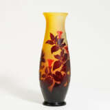 Emile Gallé. Glass vase with floral decor - photo 1