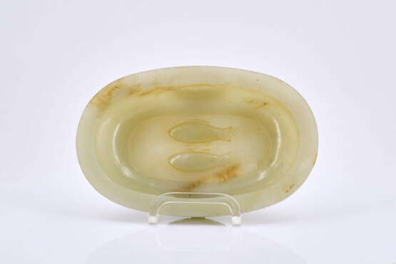 Ovale bowl with a pair of fish and Taotie handles - photo 2